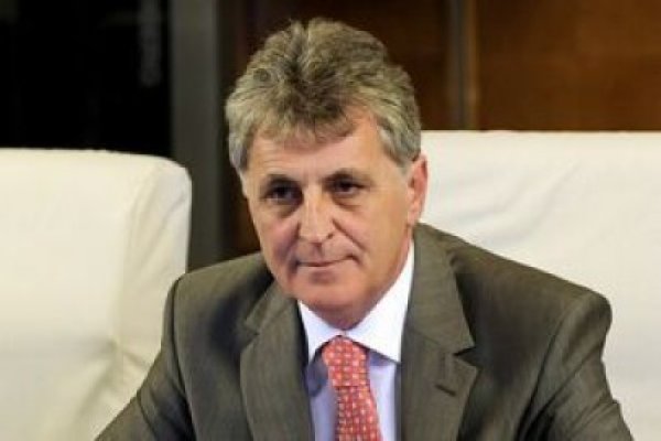 Duşa va avea sâmbătă întâlniri de lucru cu prefecţi şi şefi ai structurilor MAI din mai multe judeţe
